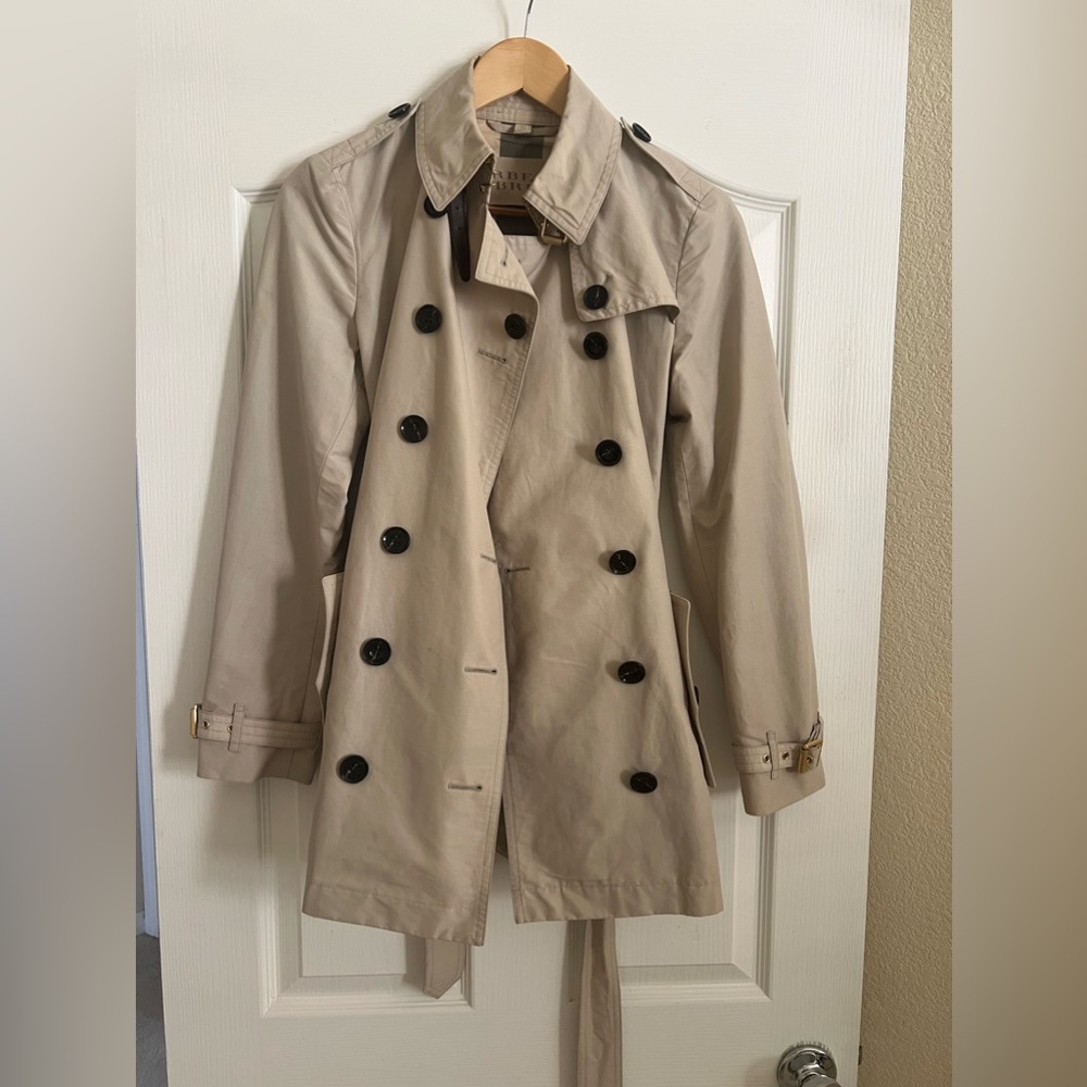 Burberry Harbourne Trench Coat - Picture 3 of 10